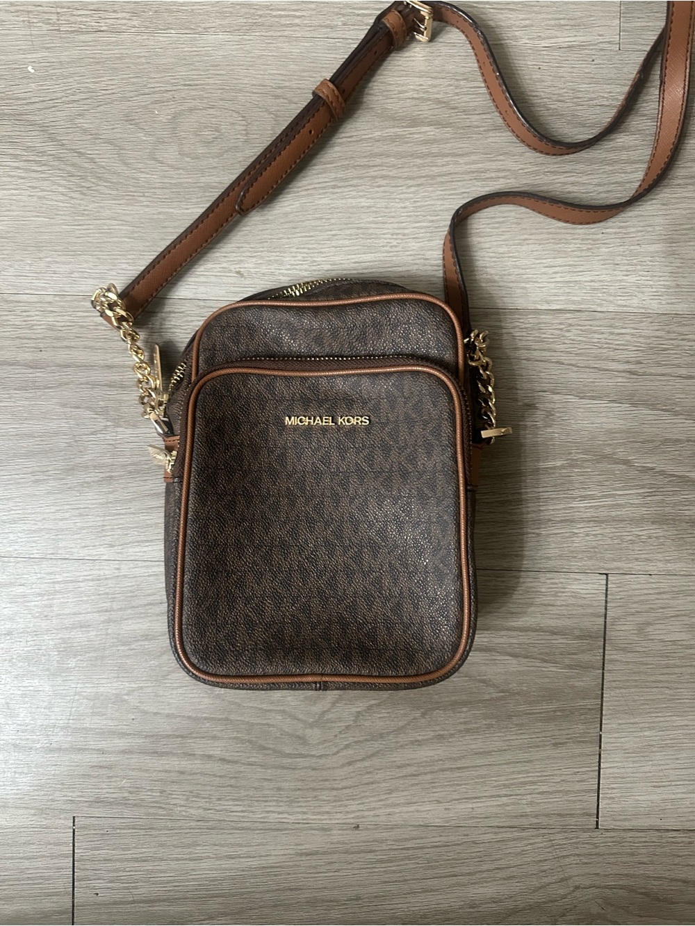 Michael Kors Jet Set Travel Crossbody medium